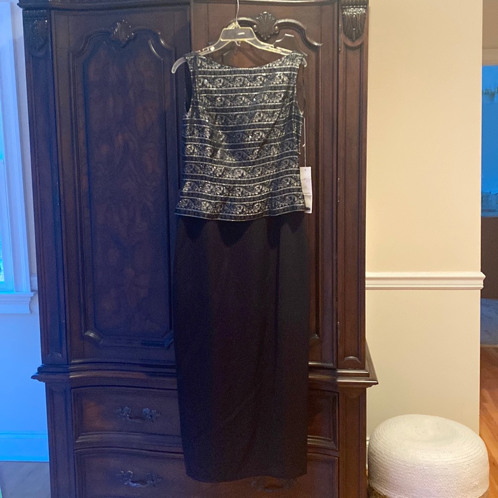 NWT marie st Claire evening gown with sequin brocade size 12